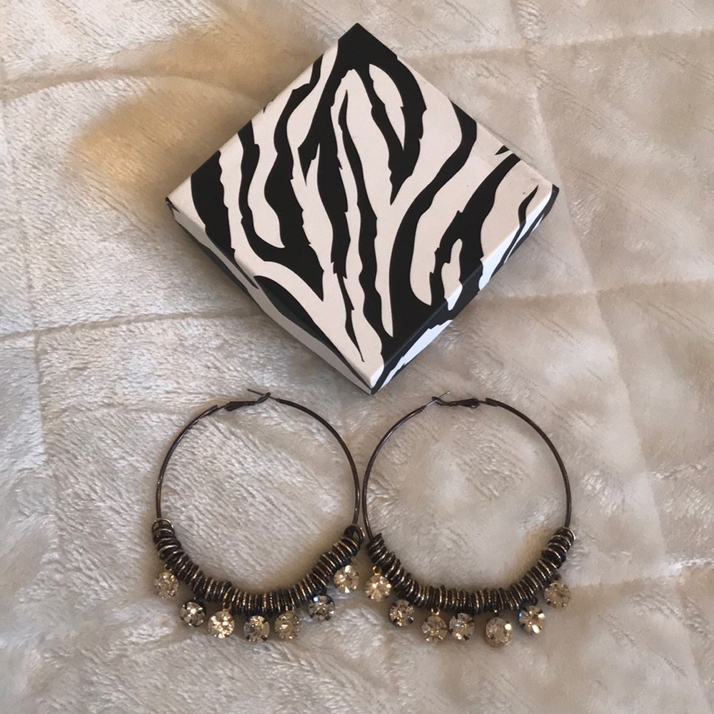 FINAL 💰 Gold Rhinestone Hoop Earrings VEUC